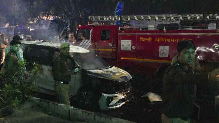 Delhi Red Fort blast LIVE: 8 killed, atleast 24 injured; major cities on high alert