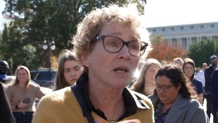 Democratic lawmaker confronts Speaker Johnson over shutdown