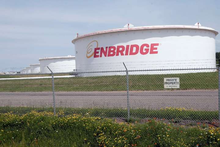 Enbridge to spend $1.4-billion on pipeline networks to boost oil flows to U.S. refiners