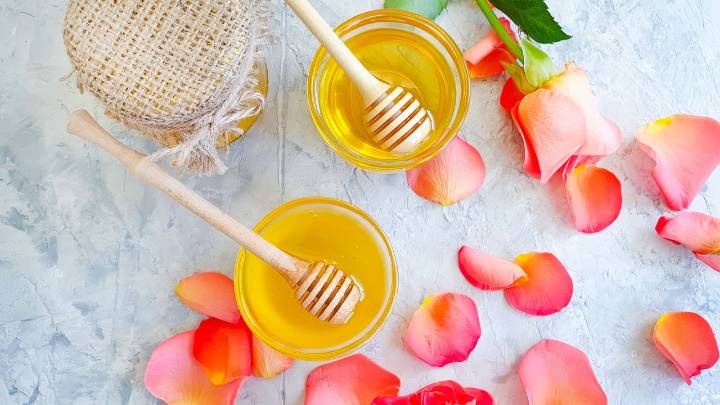 Portal 11/11: ritual de miel y rosas para atraer el amor y la energía positiva