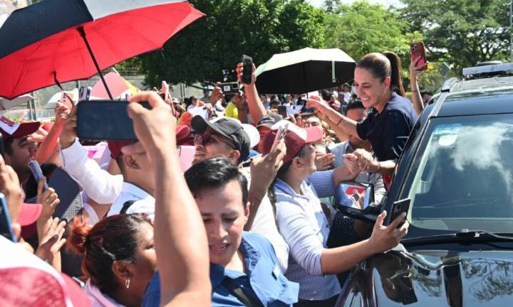 Rodeada de cientos de mexicanas y mexicanos, presidenta Claudia Sheinbaum inaugura  estaciones de la línea K del Tren Interoceánico