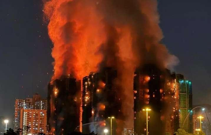 Aumenta a 128 el número de muertos por incendio en complejo residencial de Hong Kong; hay 8 detenidos por presunta corrupción