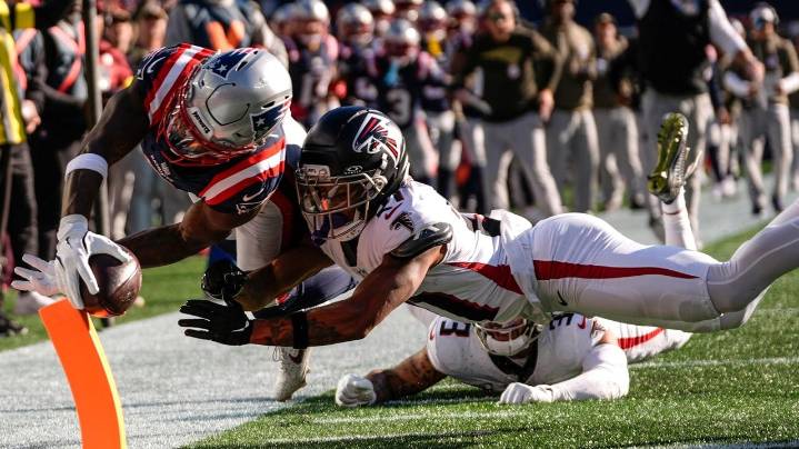 Patriots hang on to beat Falcons 24-23 after late extra point miss by Atlanta
