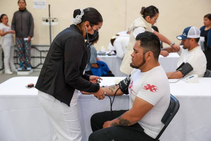 Chimalhuacán impulsa jornada por la salud masculina en el Mes Azul