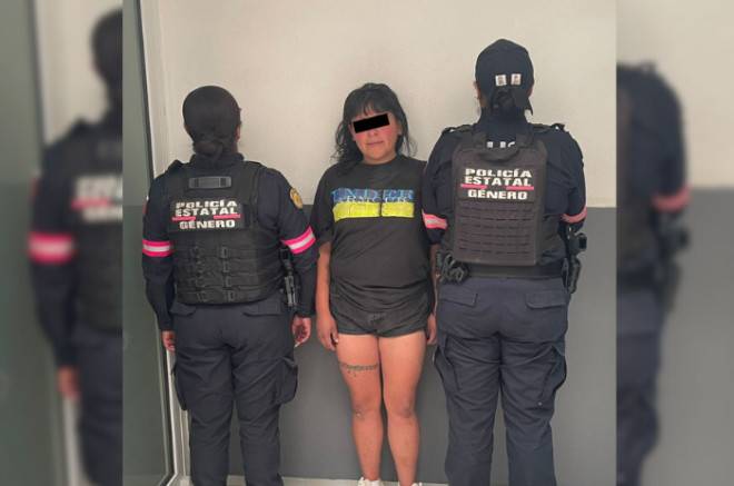 Detienen a mujer por robo y portar arma blanca en Naucalpan