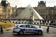 Paris prosecutor reports 4 more arrests in connection with Louvre jewel heist