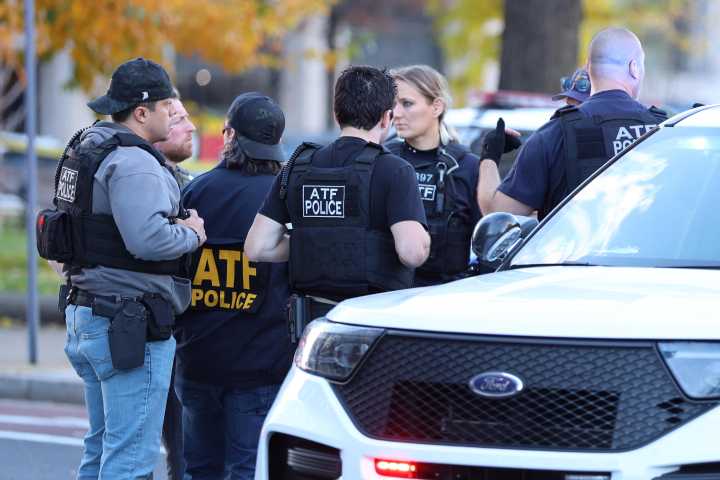 Trump refuerza medidas migratorias tras ataque en Washington