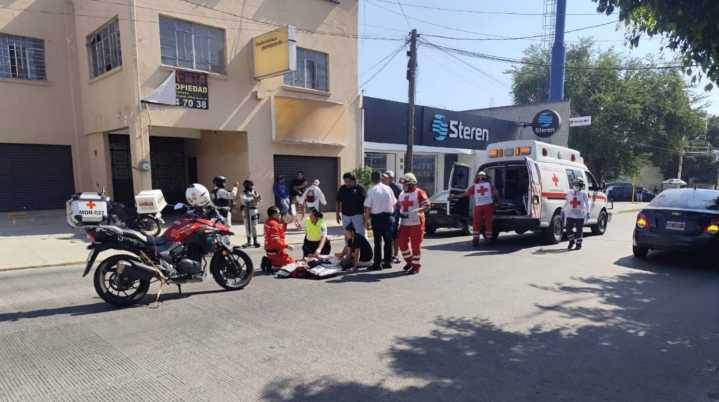 Motorrepartidor arrolla y causa fracturas a una abuelita en Cuautla