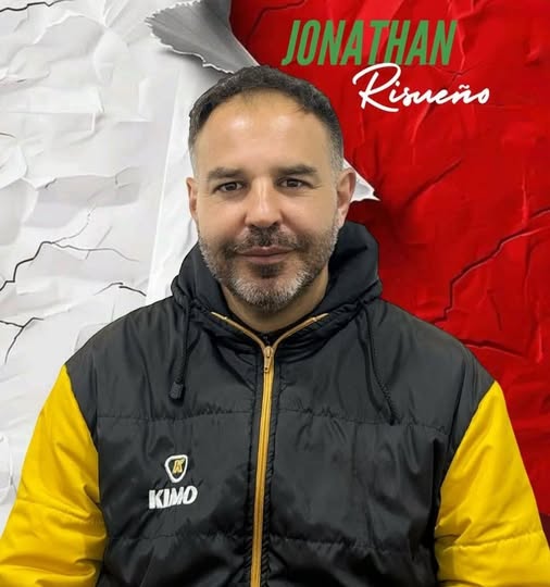 Jonathan Risueño Luján sería el técnico del Deportivo Pasto para el 2026