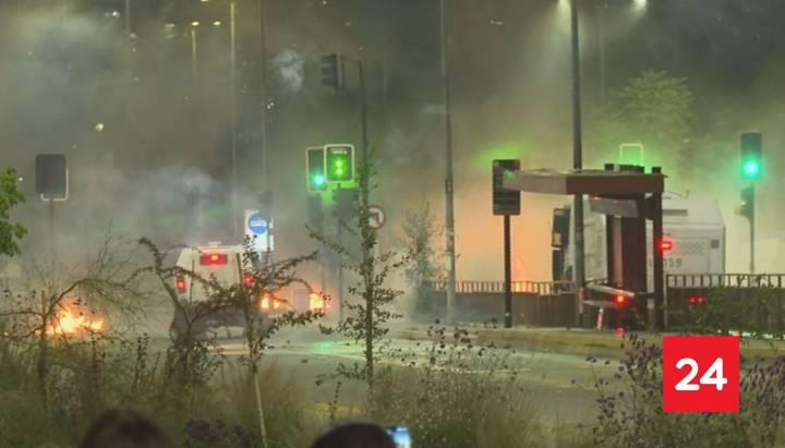 Serios incidentes en Peñalolén tras desmantelamiento de feria navideña ilegal