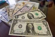 Vive peso ‘revolucionaria’ jornada de pérdidas: borra ganancias de la semana pasada