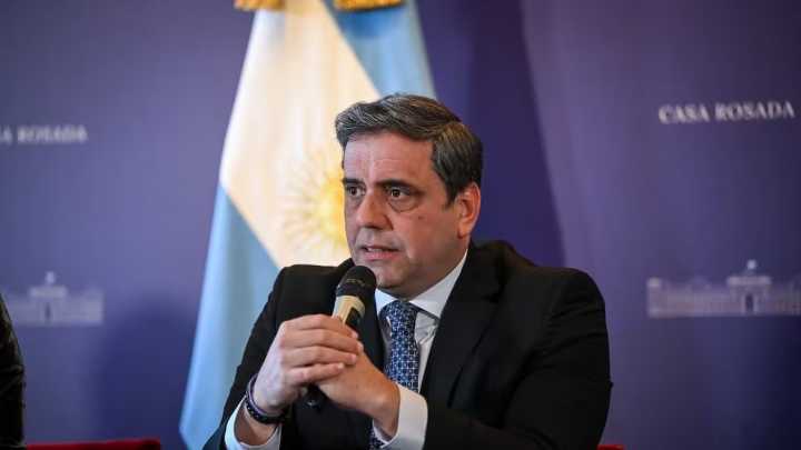 Javier Milei designó a Lisandro Catalán como director de YPF y crecen las dudas por su salario millonario