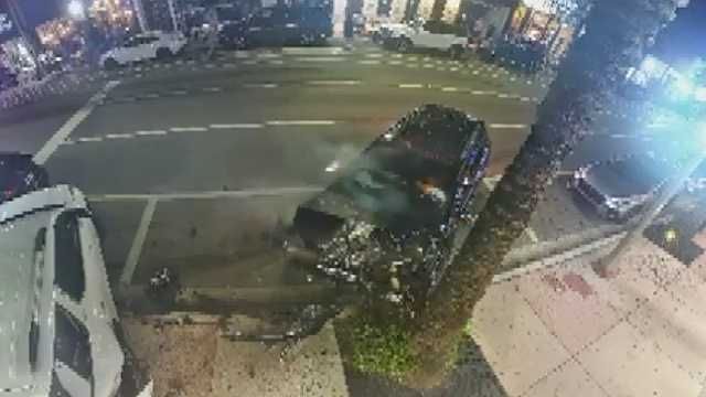 4 hospitalized after SUV crashes into parked cars in Surfside