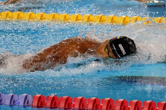 Natación criolla lidera cosecha de cinco doradas en los Bolivarianos