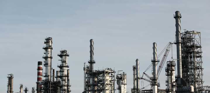 OPEP+ decidirá este domingo si aumenta la oferta de petróleo en diciembre