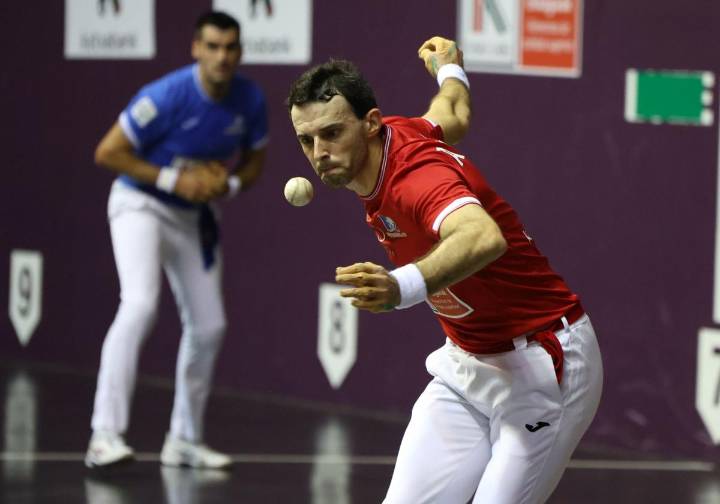 Altuna doblega a Ezkurdia en la consolación de los campeones