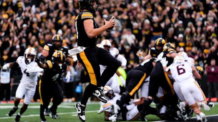 Kickoff time, TV announced for Iowa football vs Oregon at Kinnick Stadium