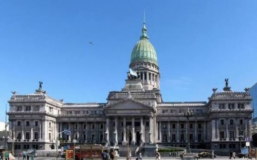 Gobierno consigue dictamen para el Presupuesto 2026