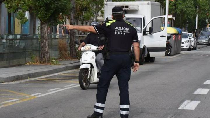 Atención a los motoristas canarios: la DGT se muestra muy clara sobre la obligatoriedad de la nueva baliza V