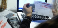 Cada vez son más las familias endeudadas con tarjeta de crédito