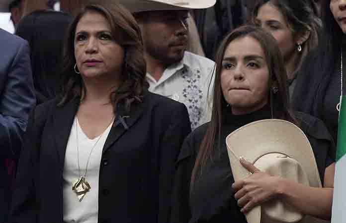 Grecia Quiroz G. recibió amenazas