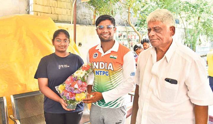 Archers Dhiraj Bommadevara and Ankita Bharat set record by winning titles at Asian Archery