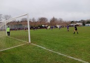 El Club Victoria pide mantener su campo de fútbol en la futura vacacional de Perlora