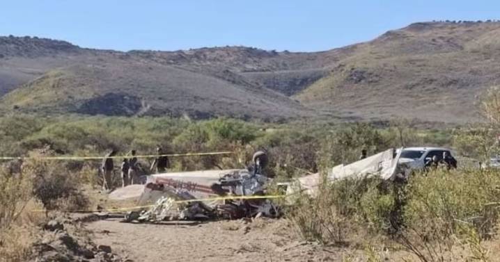 Avioneta se desploma en carretera de Chihuahua: reportan dos fallecidos