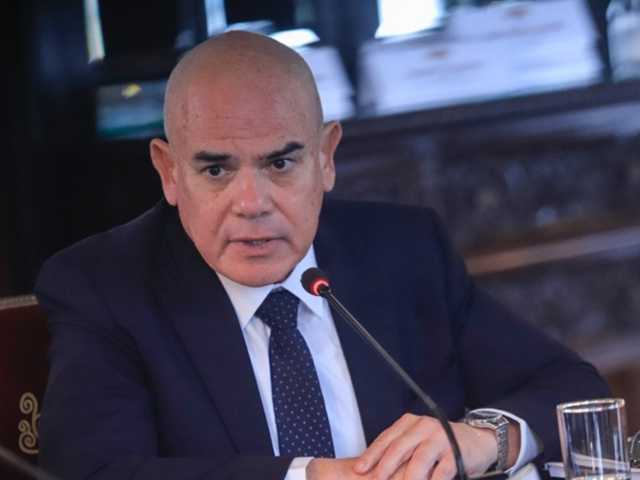 Ejecutivo solicita facultades legislativas y plantea sanciones a funcionarios que filtren información reservada