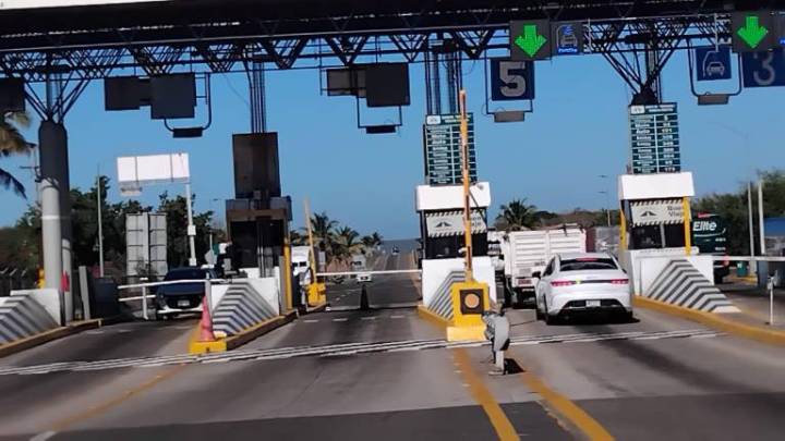 Aunque no hay cierre de casetas en el sur de Sinaloa sí baja tránsito vehicular