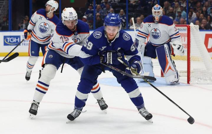 Deadspin | Lightning strike late, beat Oilers on wild OT sequence