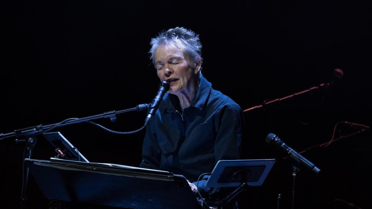 Laurie Anderson en el Festival de Jazz de Barcelona: arte grande (★★★★★)