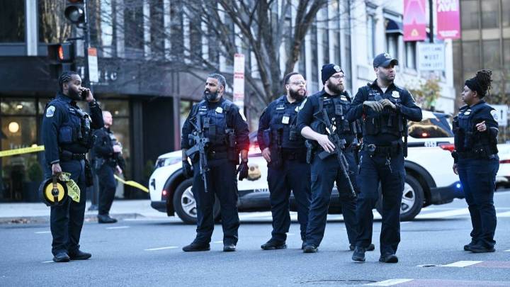 Mueren dos miembros de la Guardia Nacional tras ser atacados a balazos cerca de la Casa Blanca