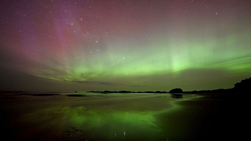 FOTOS | Auroras boreales y australes iluminan el cielo durante tormentas solares