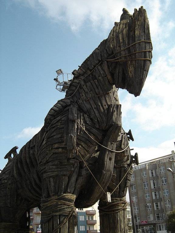 Russia leaves giant wooden horse behind in Kherson as goodwill gesture to Ukraine