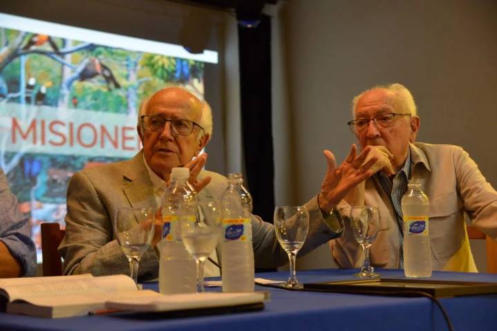 En una noche cargada de emoción, Barrios Arrechea y Negro Herrera presentaron el libro Tinta Misionera
