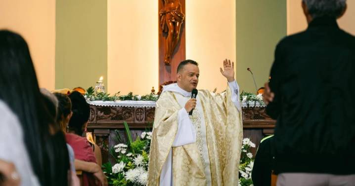Supimos que: El colegio Semenor de Manizales tiene un nuevo rector, llega un exorcista