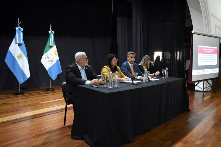 El gobernador Zdero acompañó el Congreso Internacional de Discapacidad