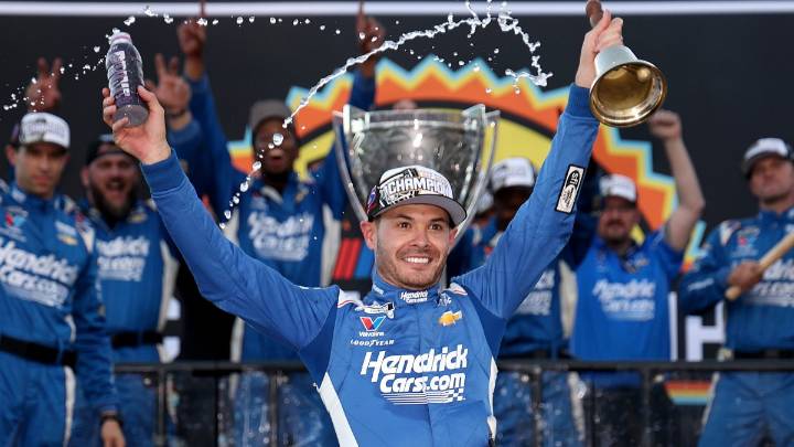 Kyle Larson wins second NASCAR championship, denying Denny Hamlin