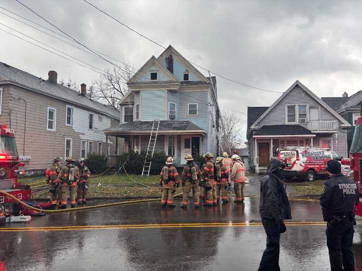 Nine people displaced by fire in Syracuse home