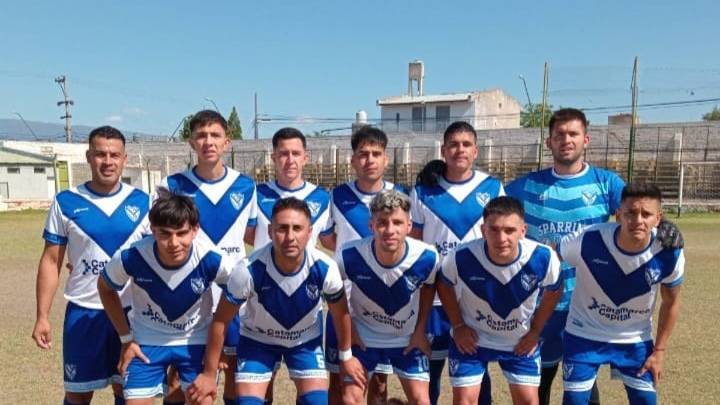 Vélez goleó y clasificó en la Capital