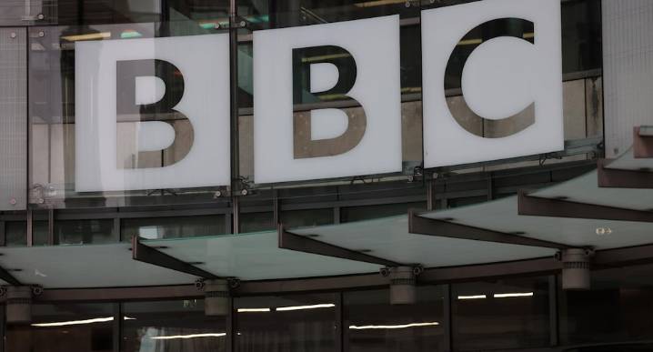 La BBC, obligada a dar explicaciones tras edición engañosa de discurso de Donald Trump 