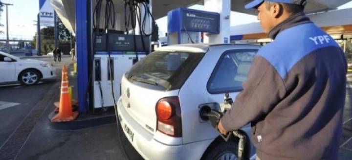 EN LA RIOJA CRECE EL PAGO DE COMBUSTIBLES CON TARJETAS DE CRÉDITO