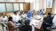 Punjab Govt to Soon Provide Smartphones to Anganwadi Workers and Helpers; Work Underway