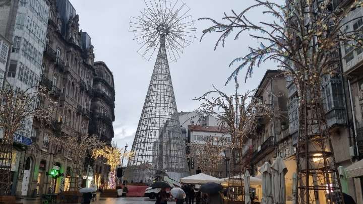 Guía del encendido de las luces de Navidad de Vigo 2025