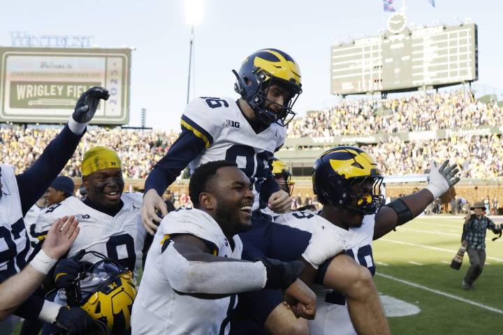 Michigan-Northwestern: Wolverines avoid Wrigley upset with walk
