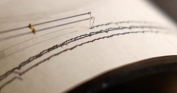 Magnitude 5.5 earthquake strikes Bangladesh