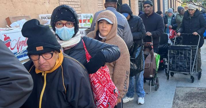 SNAP benefits cut off during shutdown, driving long lines at food pantries