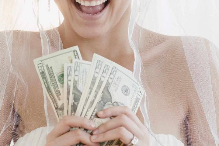 Woman Schemes with Boyfriend to 'Trick' a 'Rich' Man into Marrying Her to Pay Off Loans