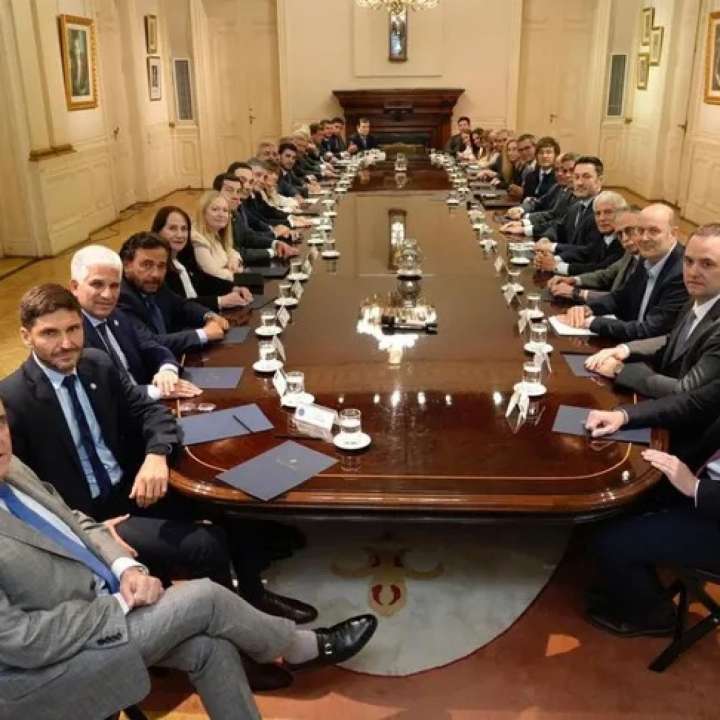 Los entretelones de la salida de Guillermo Francos y Lisandro Catalán: enojo por la interna descontrolada del Gobierno que no cesa tras la victoria electoral